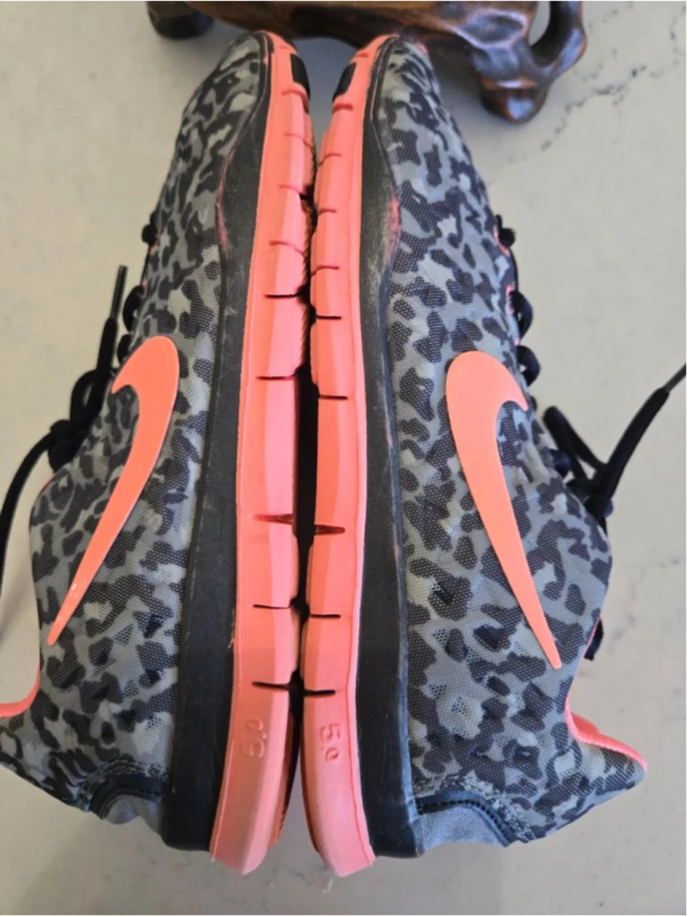 Women's Nike Free 5.0 Athletic Shoes 7.5 Gray Pink Leopard Print